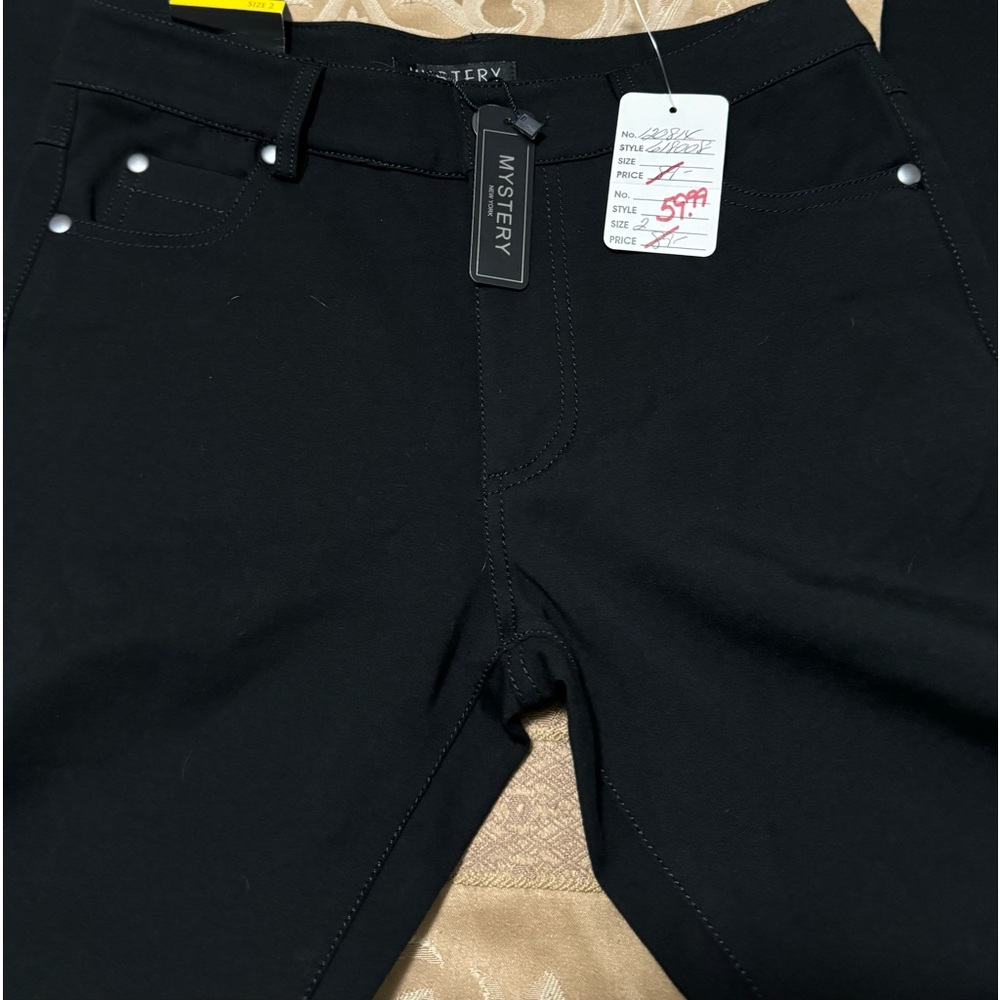 Black MysteryJeans size 2 NEW Straight Leg Design. NWTAGS